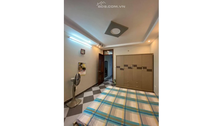 Siêu hiếm Nguyễn Khang, 5 tầng dân xây, 45m2 giá chỉ hơn 5 tỷ, 0866585090